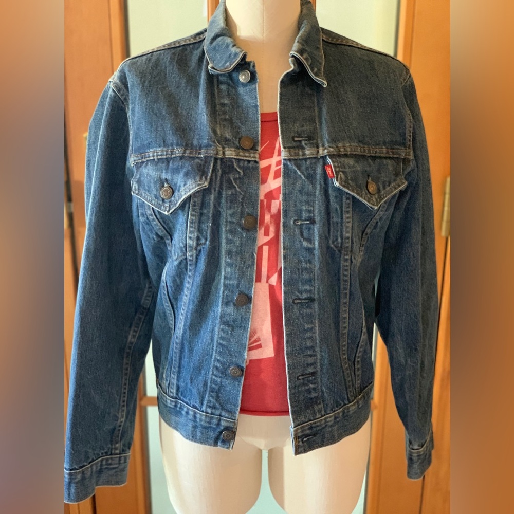 Vintage Red Tab “little e” Levi’s Denim Jacket size 38L